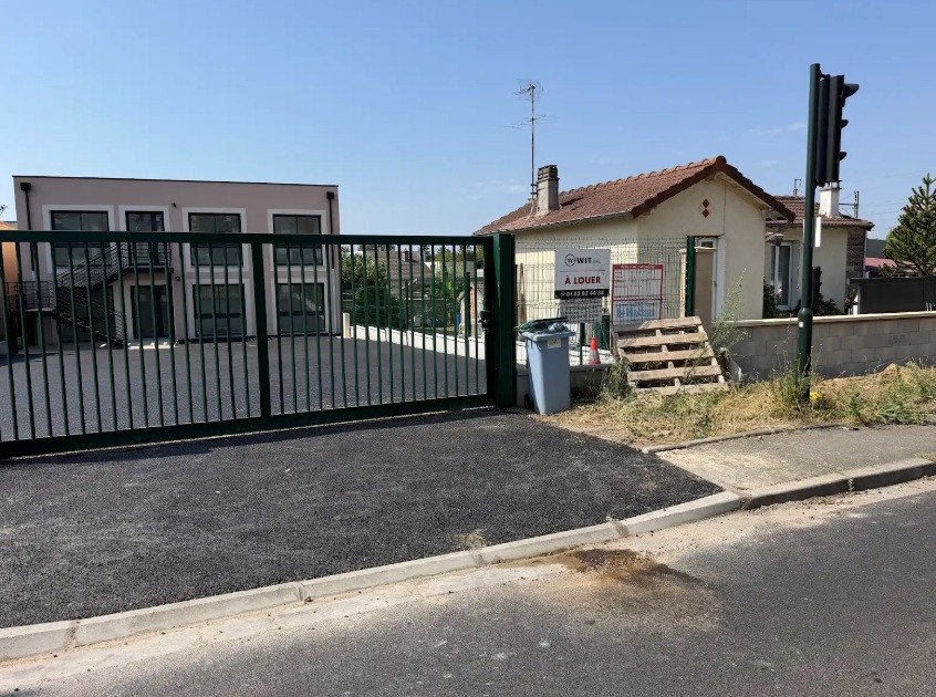 LOCATION BUREAUX 12 m²