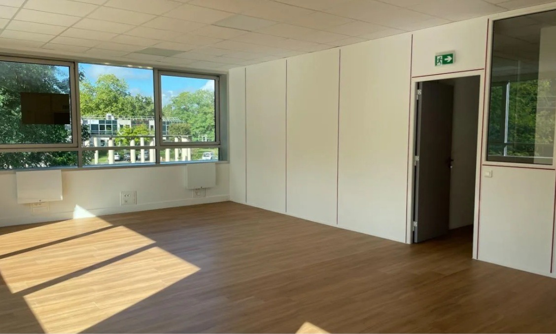BUREAUX/ATELIERS 1137 m²