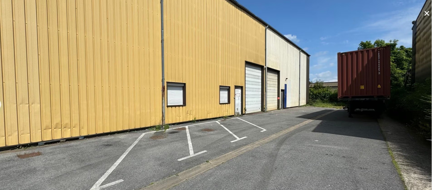 LOCATION ACTIVITES 375 m²
