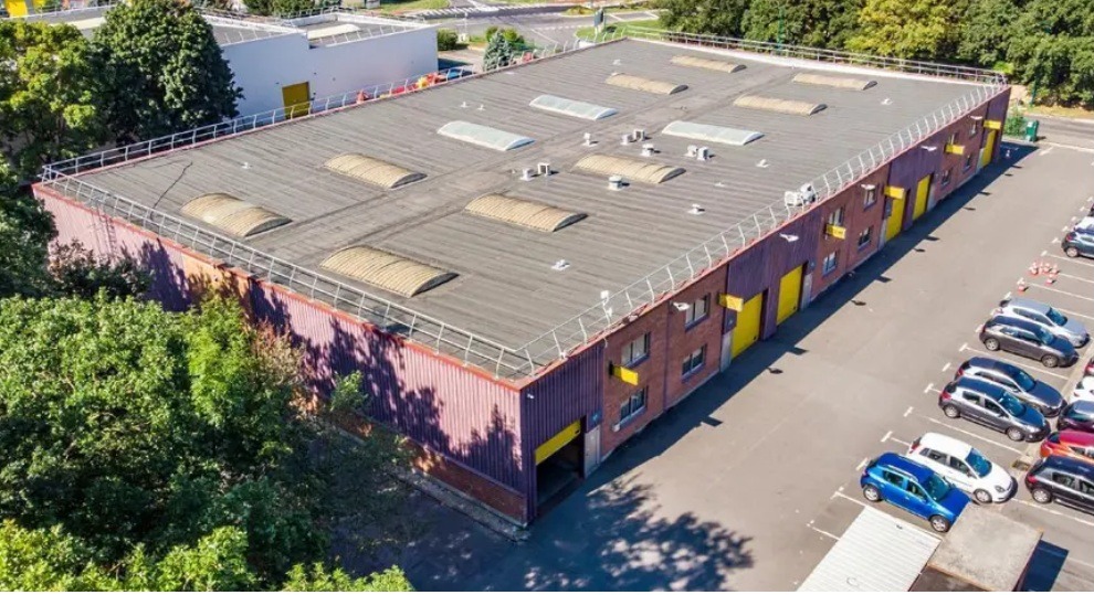 LOCATION ACTIVITES 492m²