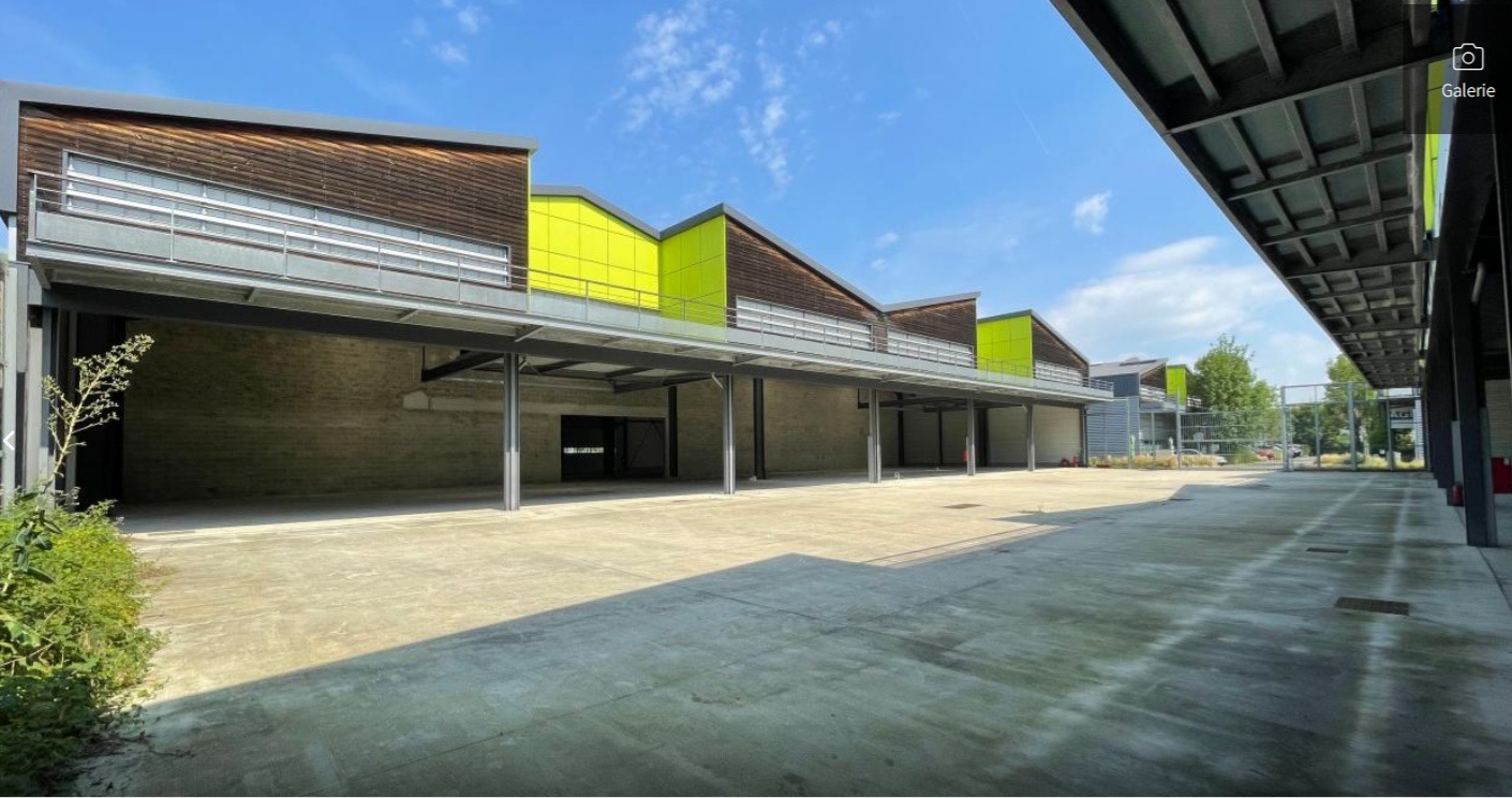 LOCATION ACTIVITES/BUREAUX 4688 m²