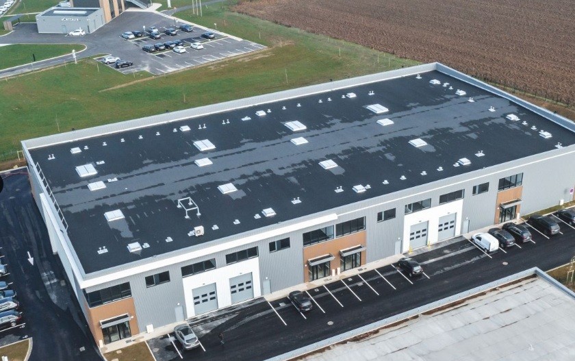LOCATION ACTIVITES/BUREAUX 340 m²