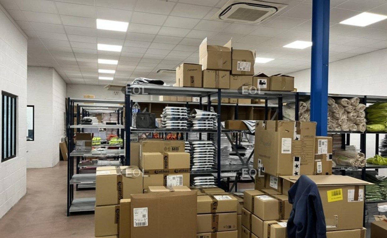 LOCATION ACTIVITES/BUREAUX 565 m²