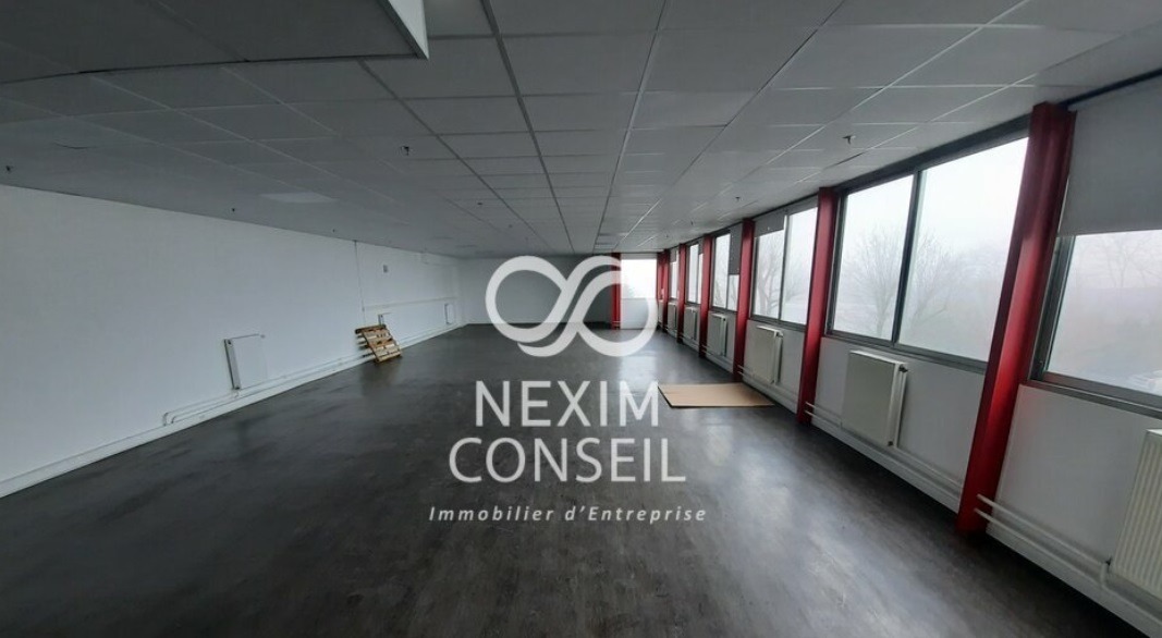 LOCATION ACTIVITES/ENTREPÔTS/BUREAUX 1393 m²