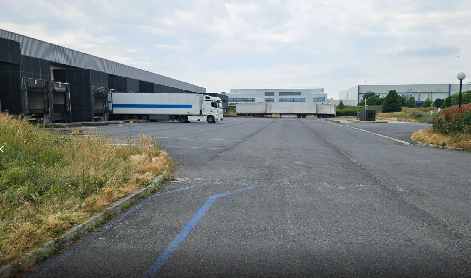 LOCATION ENTREPOT/BUREAUX 5315 m²