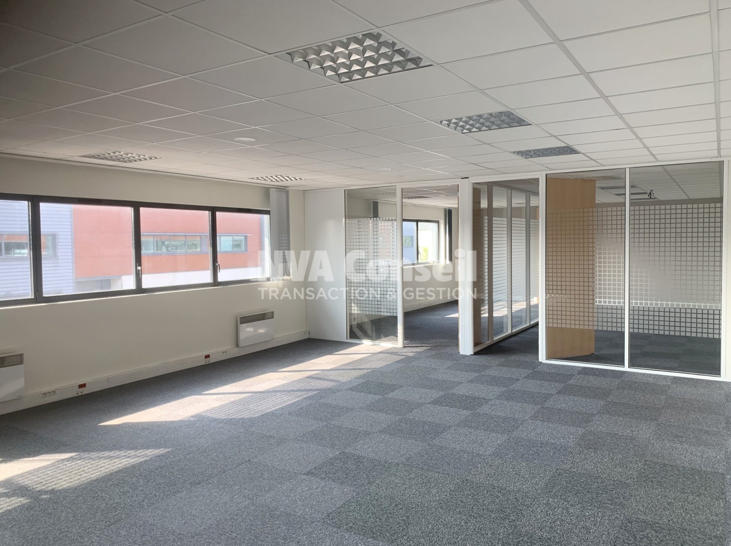 LOCATION ACTIVITES/ENTREPOT 847 m²