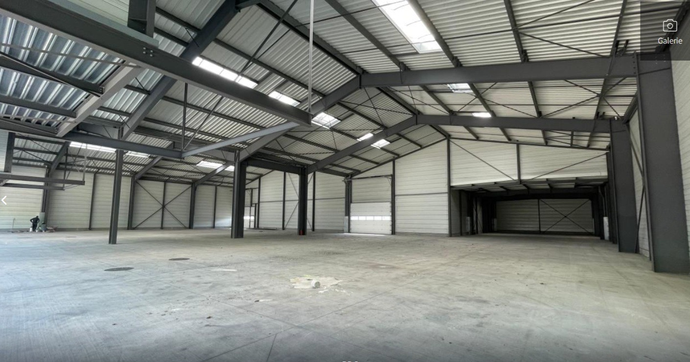 LOCATION ACTIVITES/BUREAUX 4688 m²