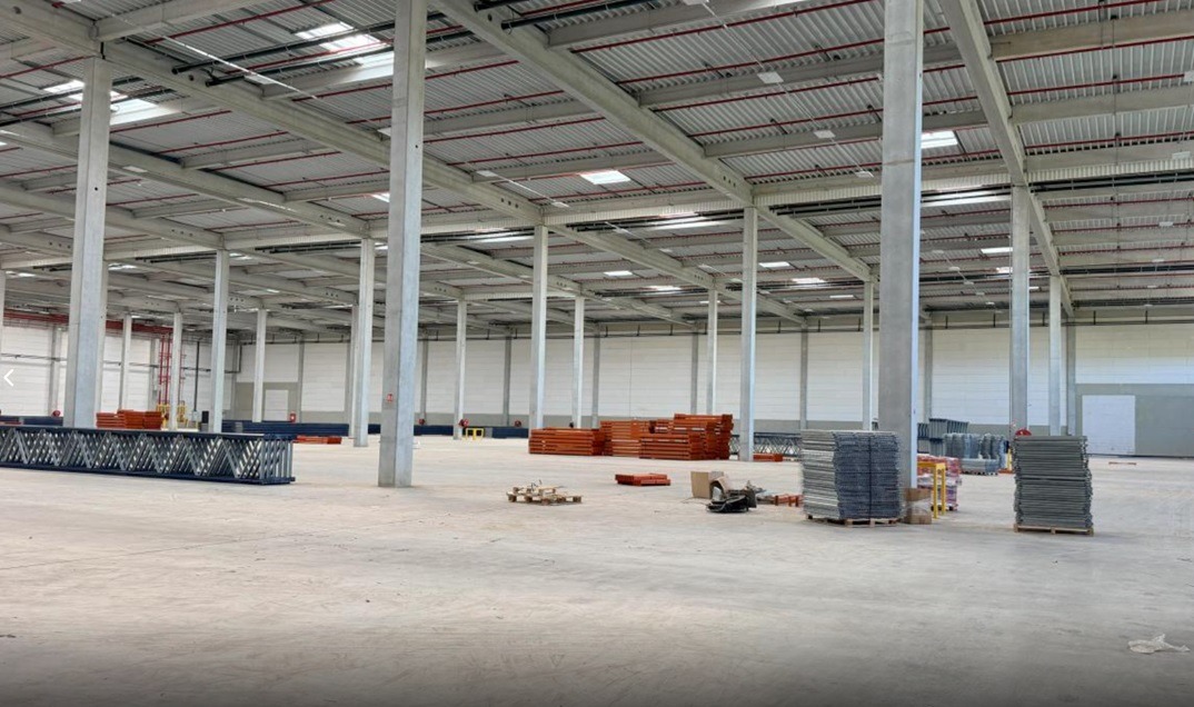LOCATION ENTREPOT LOGISTIQUE/BUREAUX 25137 m²