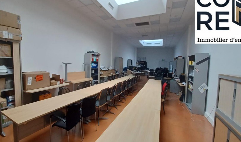 VENTE ACTIVITES/BUREAUX 1800 m²
