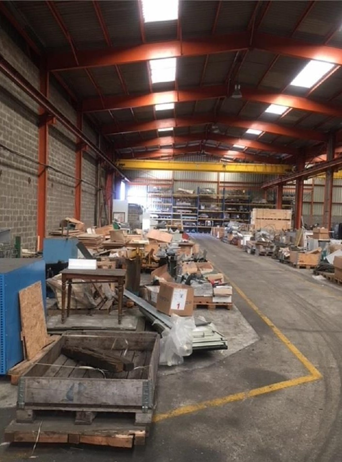 LOCATION ACTIVITES/ENTREPOTS/BUREAUX 7873 m²