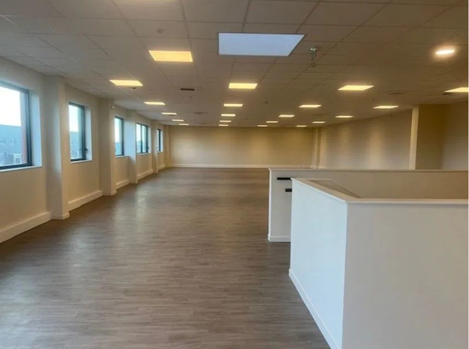 LOCATION ACTIVITES 2738 m²