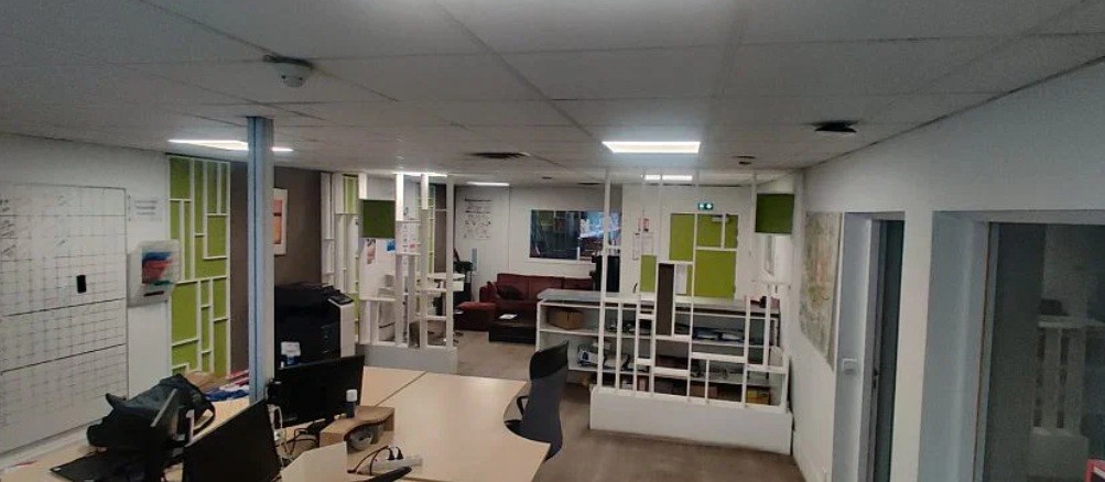 LOCATION ACTIVITES/ENTREPOTS 1527 m²