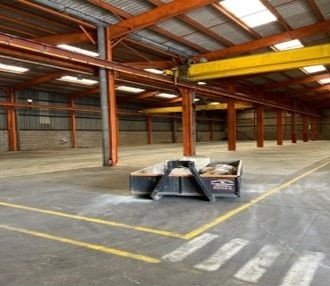 LOCATION ACTIVITES/ENTREPOTS/BUREAUX 7873 m²