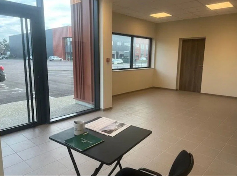 LOCATION ACTIVITES 2738 m²