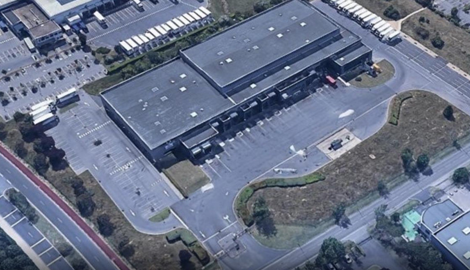 LOCATION ENTREPOT/BUREAUX 5315 m²