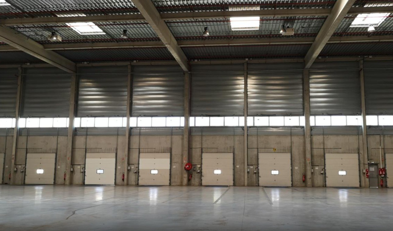 LOCATION LOGISTIQUE/BUREAUX 17500 m²