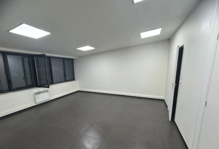 ACTIVITES/BUREAU 1045 m²