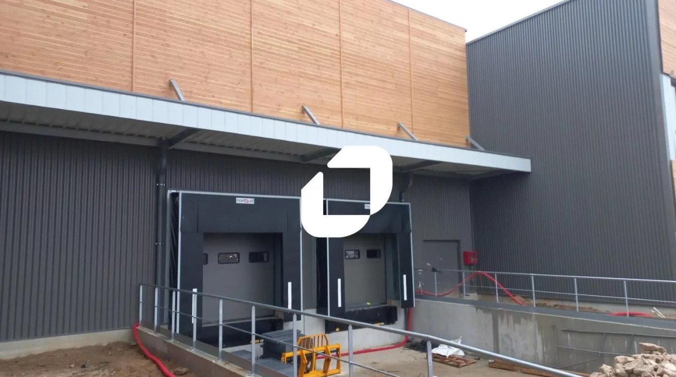 LOCATION/VENTE ENTREPOTS/BUREAUX 12394 m²