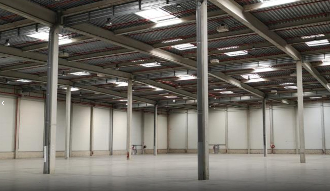 LOCATION LOGISTIQUE/BUREAUX 17500 m²