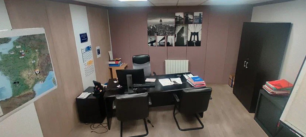 LOCATION ACTIVITES/ENTREPOTS 1527 m²