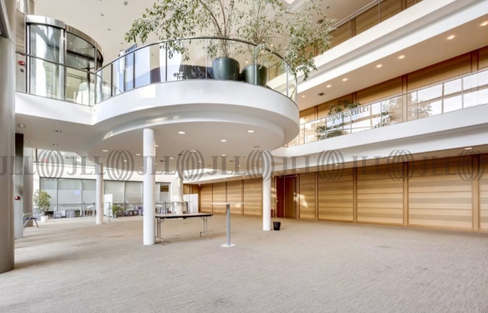 LOCATION BUREAUX 639 m²