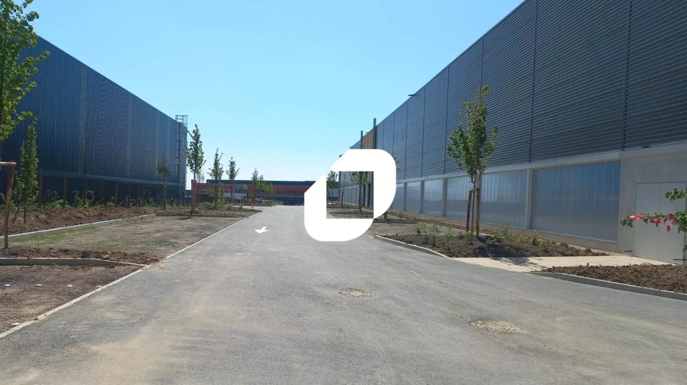 LOCATION/VENTE ENTREPOTS/BUREAUX 12394 m²