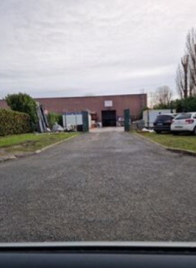 LOCATION ACTIVITES/STOCKAGE/BUREAUX 855 m²
