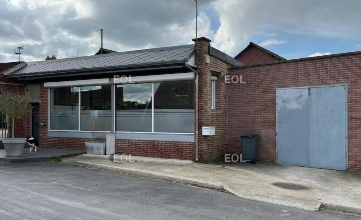 LOCATION ACTIVITES/BUREAUX 565 m²