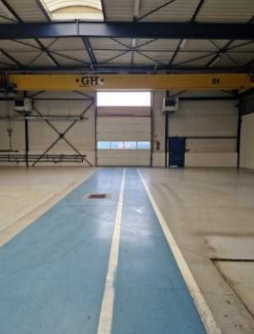 LOCATION ACTIVITES/BUREAUX 1934 m²