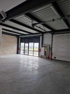 LOCATION BUREAUX/ACTIVITES 371 m²