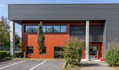 LOCATION ACTIVITES/BUREAUX 1246 m²