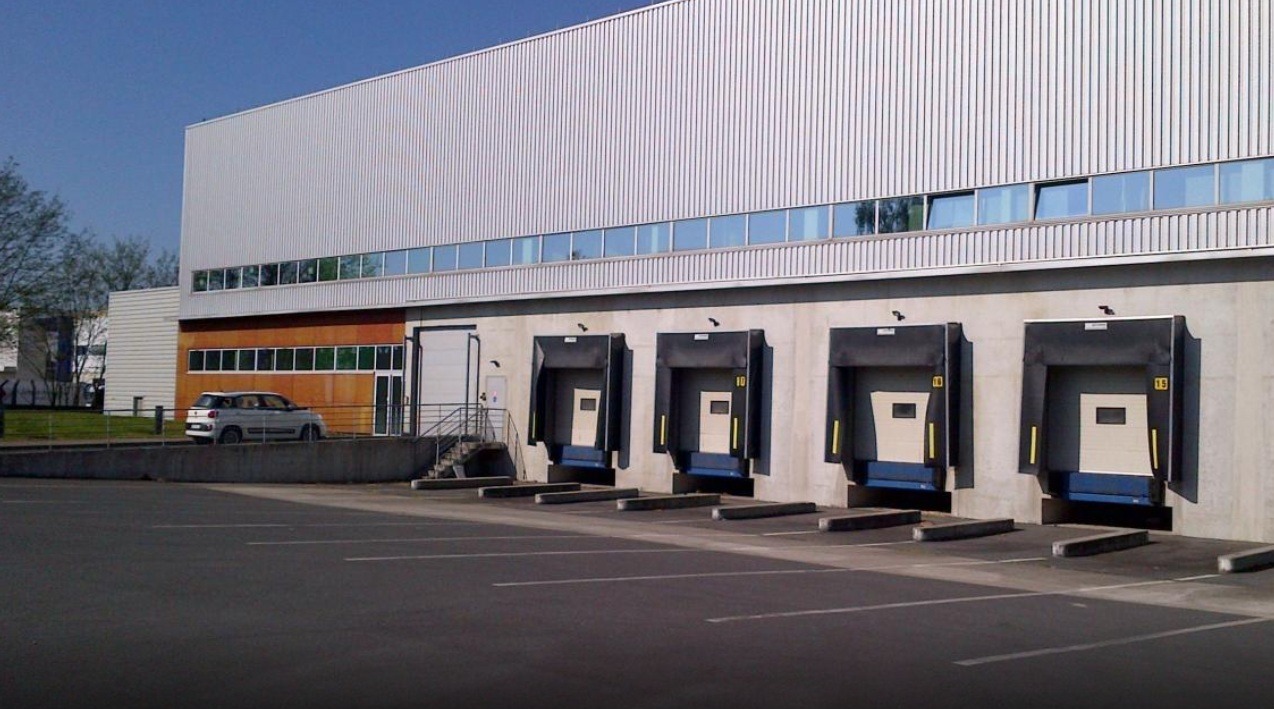 LOCATION LOGISTIQUE/BUREAUX 17500 m²