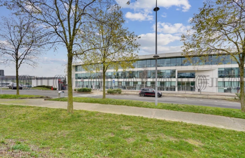 LOCATION BUREAUX 35000 m²