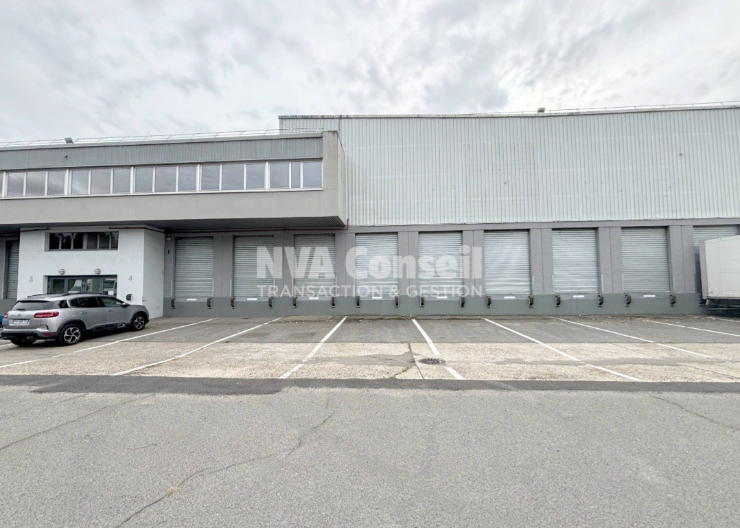 LOCATION ENTREPOTS 4016 m²