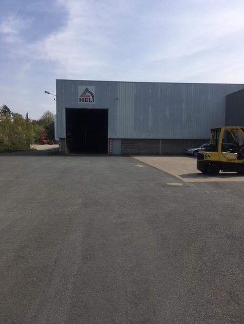 LOCATION ACTIVITES/ENTREPOTS/BUREAUX 7873 m²