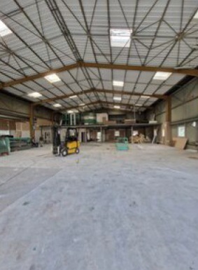 LOCATION ACTIVITES/BUREAUX 1320 m²