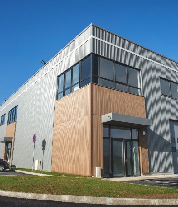 LOCATION ACTIVITES/BUREAUX 340 m²